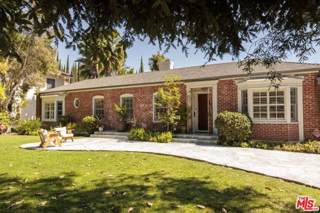 632 S Arden Boulevard, Los Angeles, CA 90005
