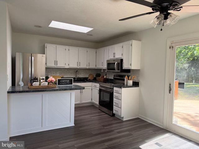 105 WALNUT DR, Fredericksburg, VA 22405