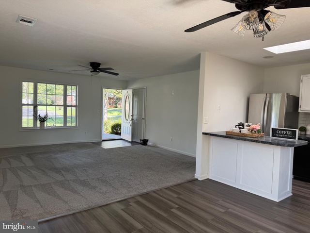 105 WALNUT DR, Fredericksburg, VA 22405