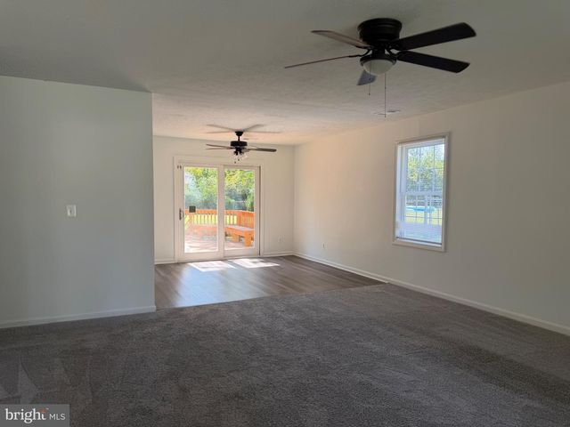 105 WALNUT DR, Fredericksburg, VA 22405