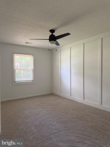105 WALNUT DR, Fredericksburg, VA 22405