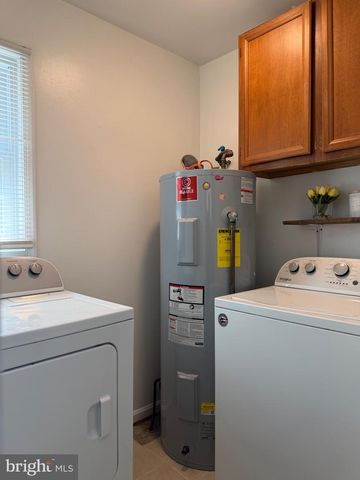 105 WALNUT DR, Fredericksburg, VA 22405