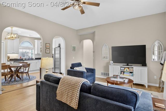 2946 Hunley Drive, Ann Arbor, MI 48105
