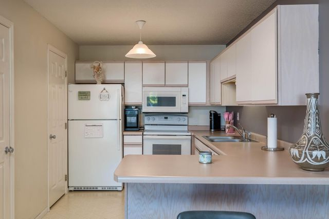 150 Oxford Path, Mankato, MN 56001