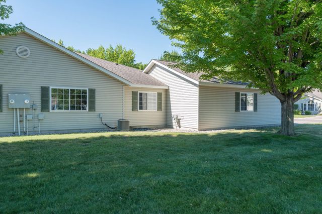 150 Oxford Path, Mankato, MN 56001