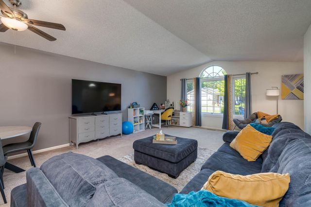 150 Oxford Path, Mankato, MN 56001