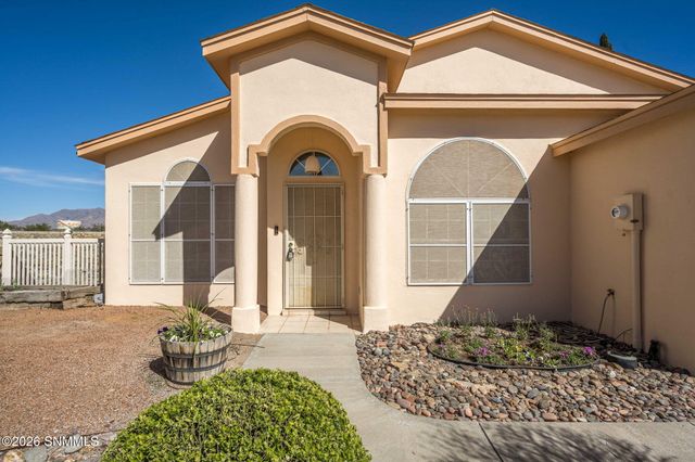 649 Stone Canyon Drive, Las Cruces, NM 88011