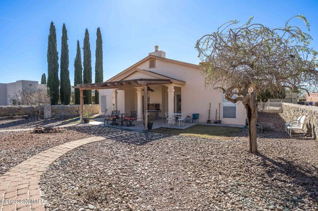 649 Stone Canyon Drive, Las Cruces, NM 88011