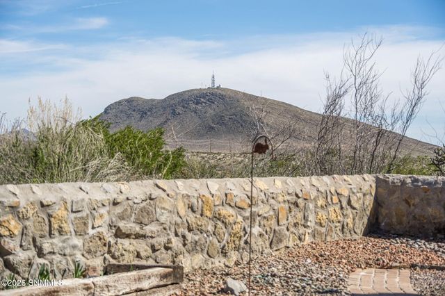 649 Stone Canyon Drive, Las Cruces, NM 88011