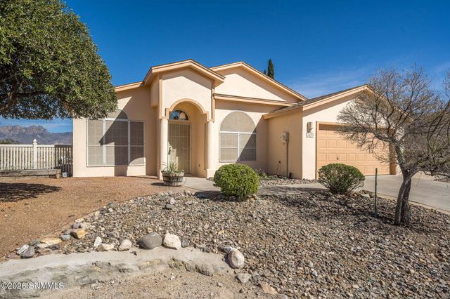 649 Stone Canyon Drive, Las Cruces, NM 88011