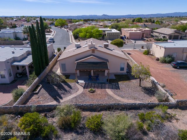 649 Stone Canyon Drive, Las Cruces, NM 88011