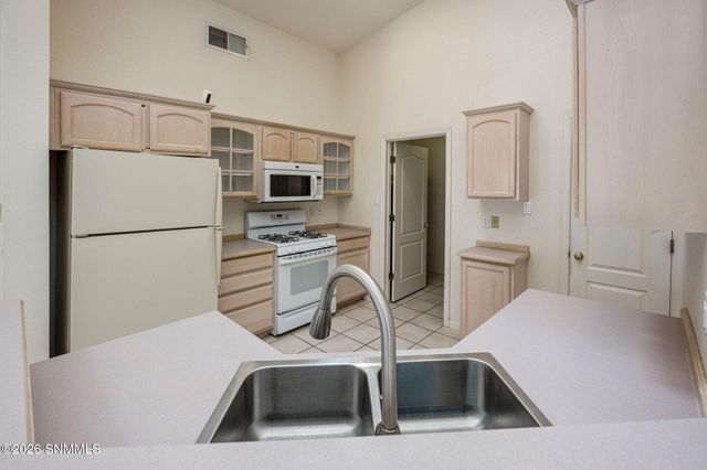 649 Stone Canyon Drive, Las Cruces, NM 88011