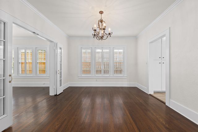 1325 Clover Lane, Fort Worth, TX 76107