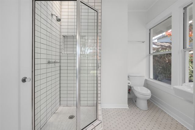 1325 Clover Lane, Fort Worth, TX 76107