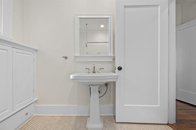 1325 Clover Lane, Fort Worth, TX 76107