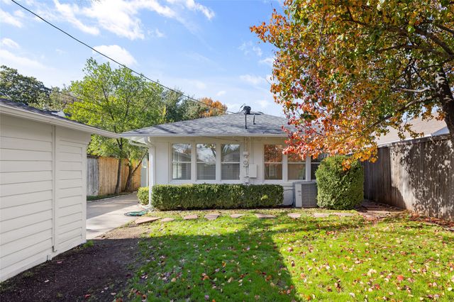 1325 Clover Lane, Fort Worth, TX 76107