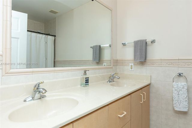 5760 SW 51st St 0, Miami, FL 33155