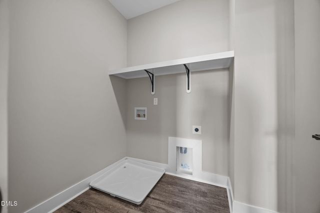 3917 Nc 42, Raleigh, NC 27603