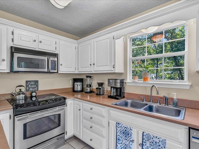 8735 Brookhill Drive, Hixson, TN 37343