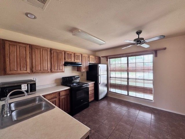 4136 Caldwell Avenue, The Colony, TX 75056