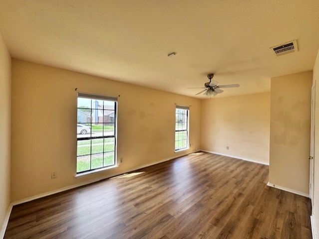 4136 Caldwell Avenue, The Colony, TX 75056