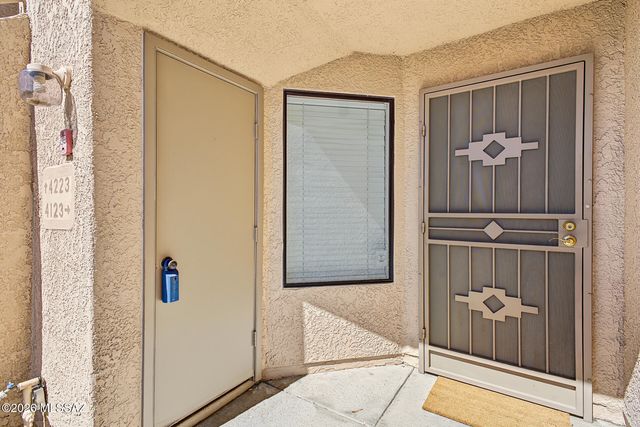 5675 N Camino Esplendora Apt 4123, Tucson, AZ 85718