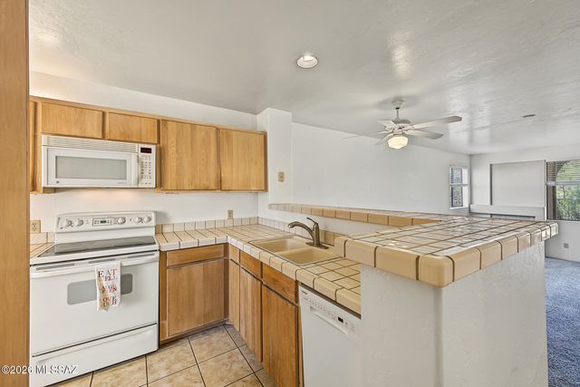 5675 N Camino Esplendora Apt 4123, Tucson, AZ 85718