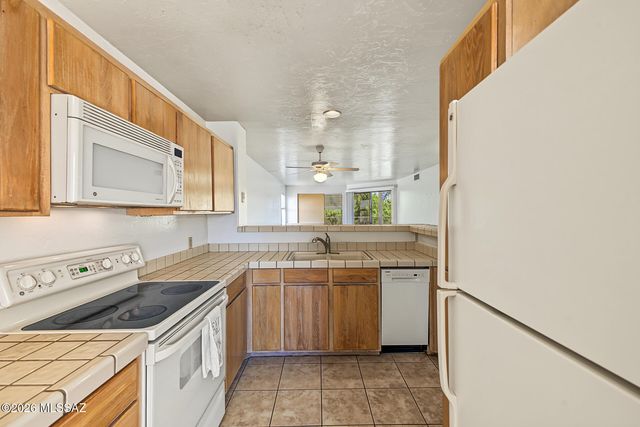 5675 N Camino Esplendora Apt 4123, Tucson, AZ 85718