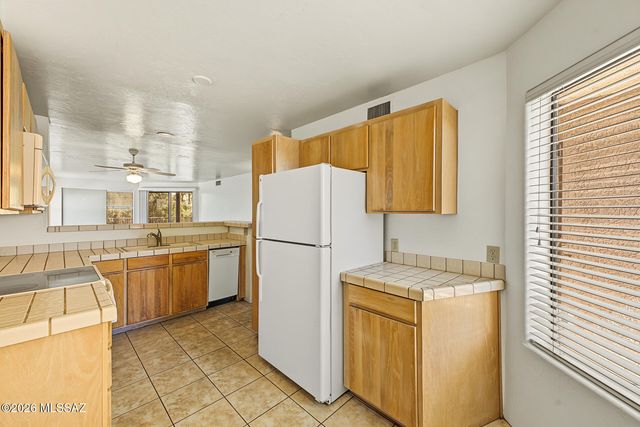 5675 N Camino Esplendora Apt 4123, Tucson, AZ 85718