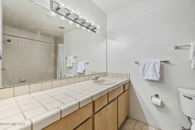 5675 N Camino Esplendora Apt 4123, Tucson, AZ 85718