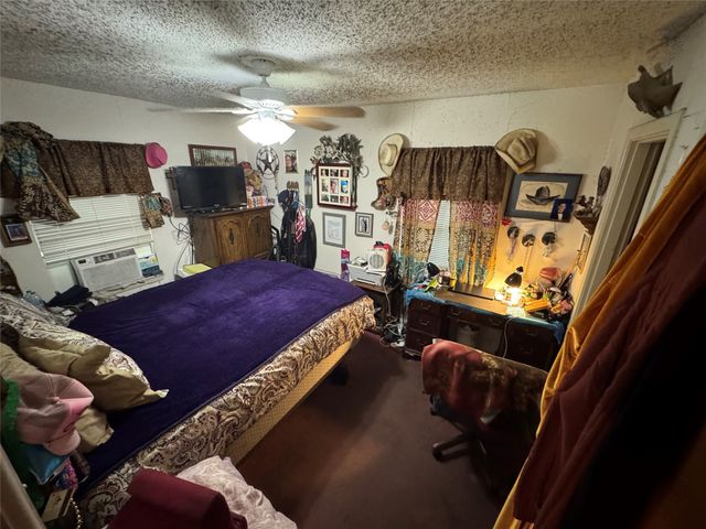 1407 Nichols Street, Ennis, TX 75119
