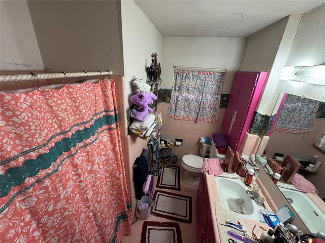 1407 Nichols Street, Ennis, TX 75119