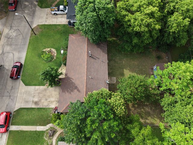 1407 Nichols Street, Ennis, TX 75119