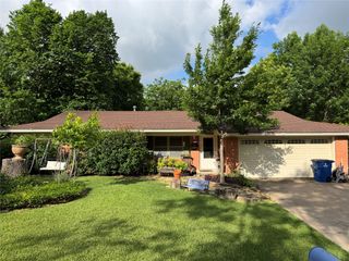 1407 Nichols Street, Ennis, TX 75119