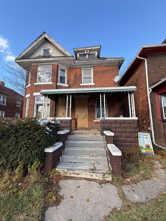 208 W Buena Vista Street, Highland Park, MI 48203