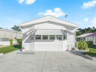 28 ROYAL COACHMAN STREET, Lake Wales, FL 33898