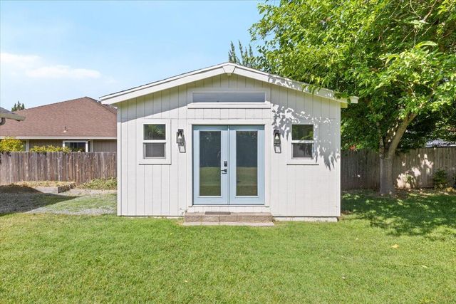 3073 Ruby Drive, Medford, OR 97504