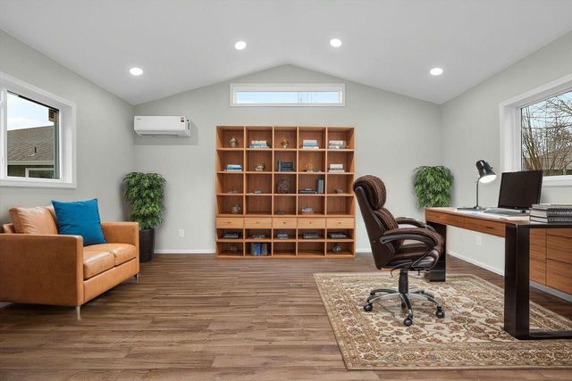 3073 Ruby Drive, Medford, OR 97504