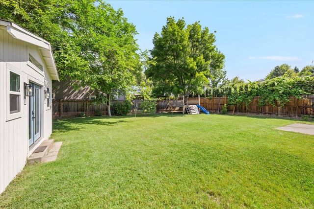 3073 Ruby Drive, Medford, OR 97504