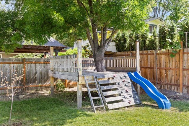 3073 Ruby Drive, Medford, OR 97504