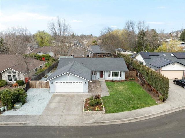 3073 Ruby Drive, Medford, OR 97504