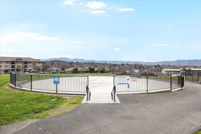 3073 Ruby Drive, Medford, OR 97504