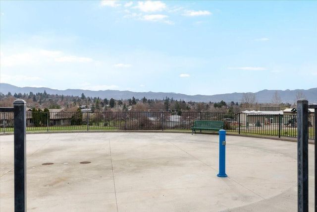 3073 Ruby Drive, Medford, OR 97504