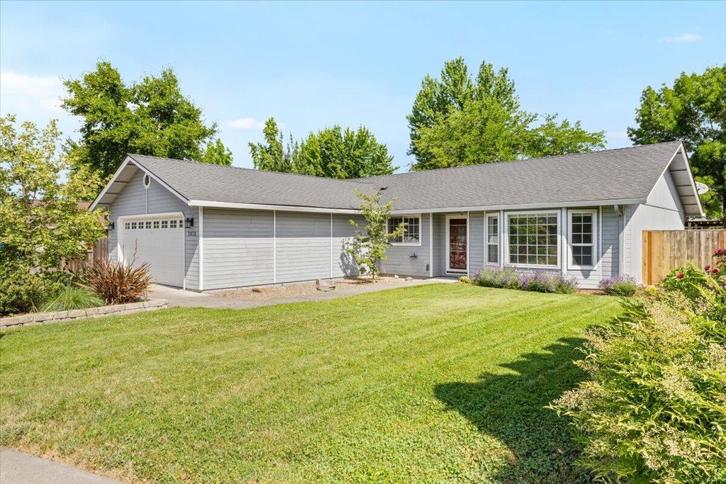 3073 Ruby Drive, Medford, OR 97504