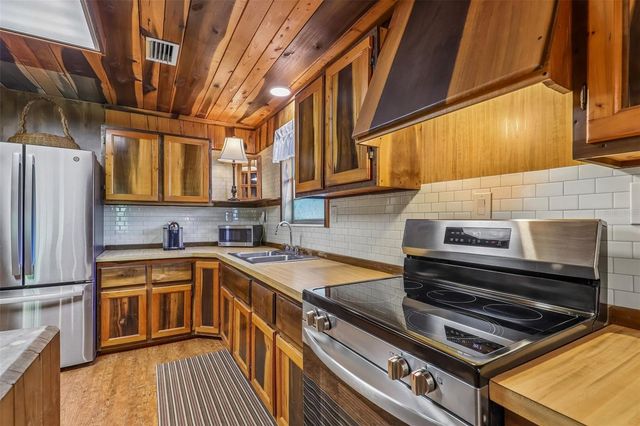 18930 NE 143RD AVENUE, Fort Mc Coy, FL 32134