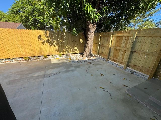 3 NE 70th Street 1, Miami, FL 33138