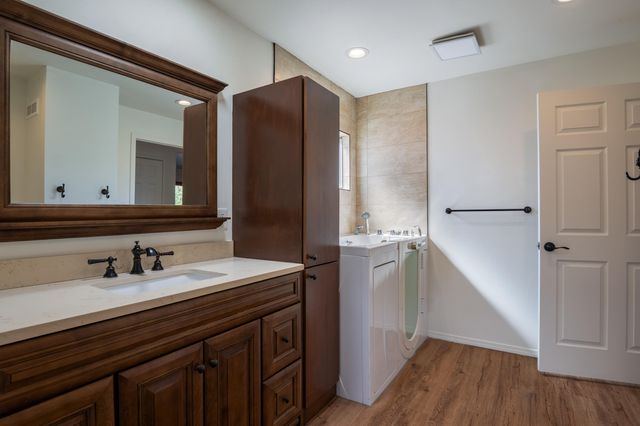 2014 General Somervell Street NE, Albuquerque, NM 87112