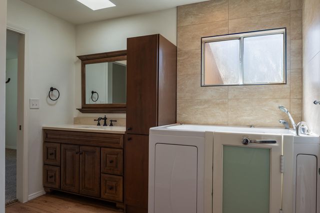 2014 General Somervell Street NE, Albuquerque, NM 87112