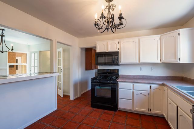 2014 General Somervell Street NE, Albuquerque, NM 87112