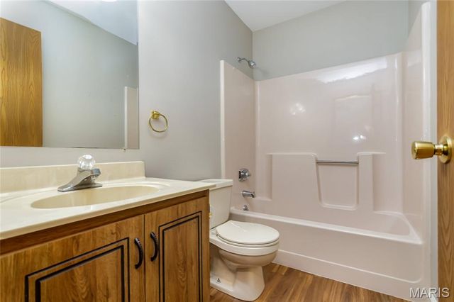 6131 Barrington Oaks Drive, Cedar Hill, MO 63016